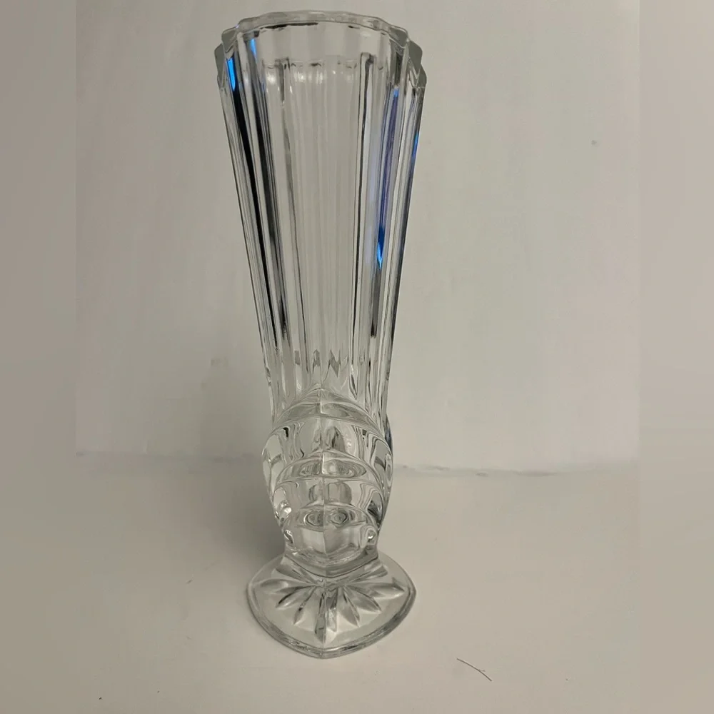 New Studio Nova Belmont Crystal Bud VASE size 8”1/4 H WX127/620